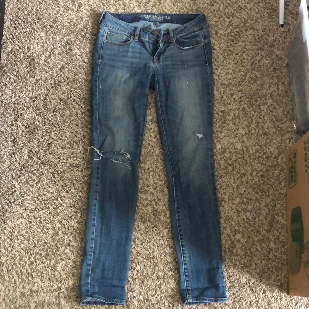 Women’s Size 2 American Eagle Ripped Jeans